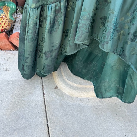 V. Chapman the Emma dress in emerald - Picture 8 of 12